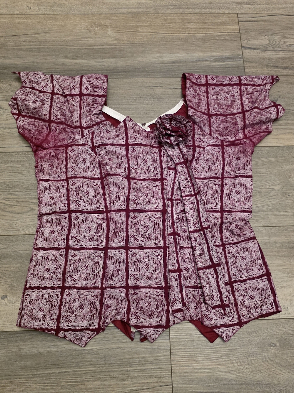 Womens Pink Floral Grid Short Sleeve Top with Bow Accent